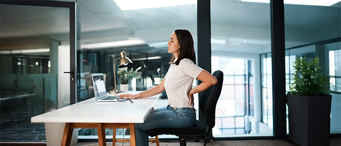 How to Prevent Neck Pain While Sitting at Your Computer Desk in ...